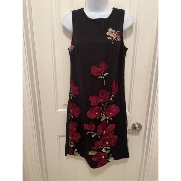 Karl Lagerfeld Dresses & Skirts - Karl Lagerfield Paris Black Sheath Dress Wine Color Embroidered Flowers Size 4